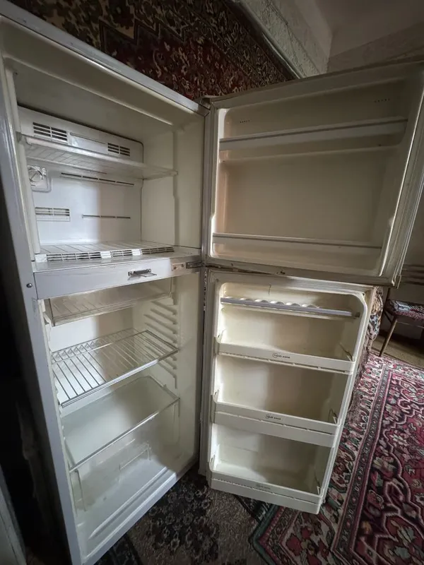 Срочно продам Б/У холодильник 2 Срочно продам Б/У холодильник 2