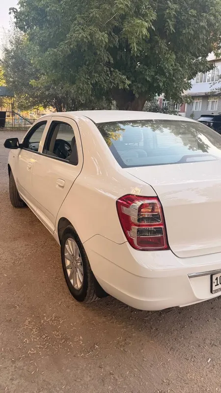 Chevrolet Cobalt 4