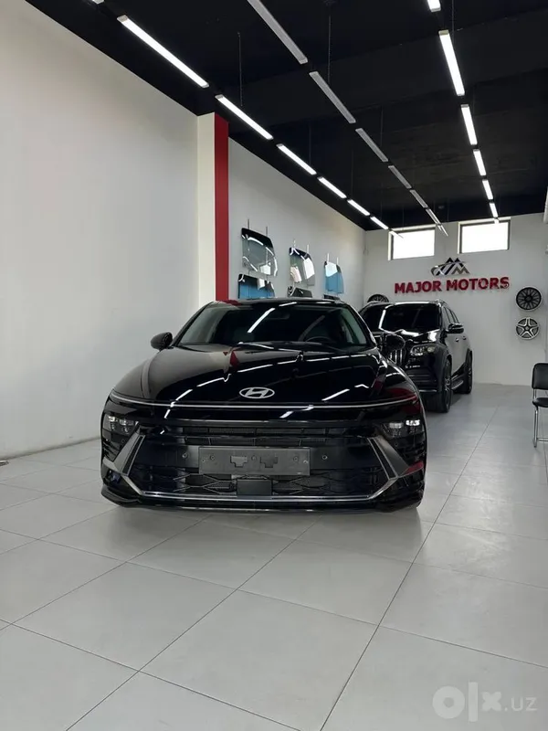 Hyundai Sonata. 1 Hyundai Sonata. 1
