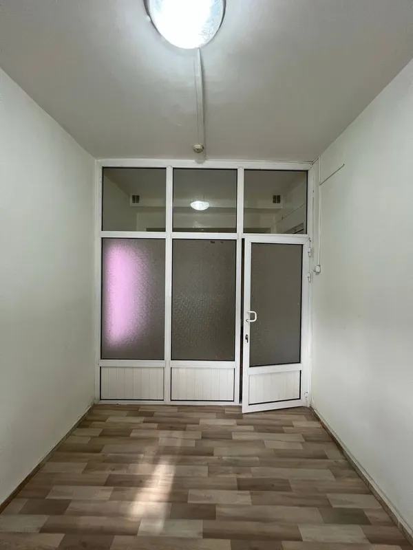 Аренда Под Офис 8м2, 2 этаж недалеко метро Бодомзор! 120$ 1 Линия! — фото 2