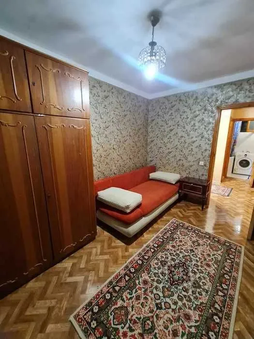 Сдается 3 комнатная квартира на БИЙ метро Максим горький 2