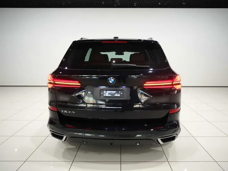 BMW X5 2026 xDrive 40Li M Sport Night Package — фото 1