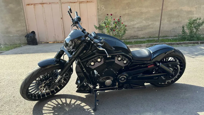 Продаётся Harley Davidson Night Road Custom в отличном состоянии — фото 7