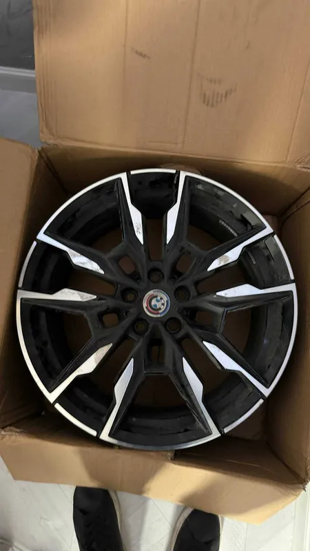 Заводские диски от bmw i4 m50, оригинал, 3шт R19 (не комплект) 2 Заводские диски от bmw i4 m50, оригинал, 3шт R19 (не комплект) 2