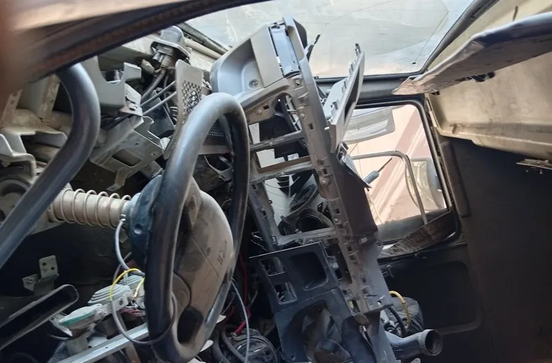 Kabina sotiladi Howo A6 3 Kabina sotiladi Howo A6 3