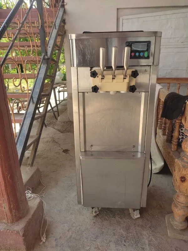 Muzqaymoq aparati 220 w