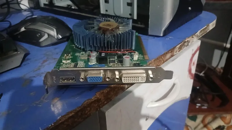 Видеокарта GT220 512MB DDR3 128BIT PCIE HDMI DVI. 2 Видеокарта GT220 512MB DDR3 128BIT PCIE HDMI DVI. 2