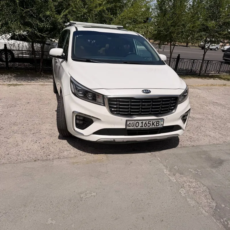 Kia Carnival 161000 yurgan propan benzin 2020