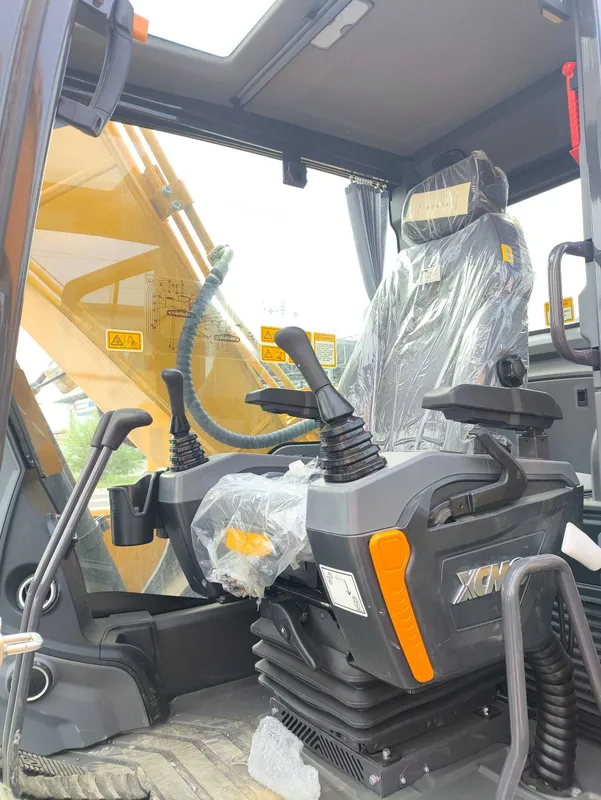 Гусеничный экскаватор XCMG XE215G 1.1 куб аппарат — фото 7