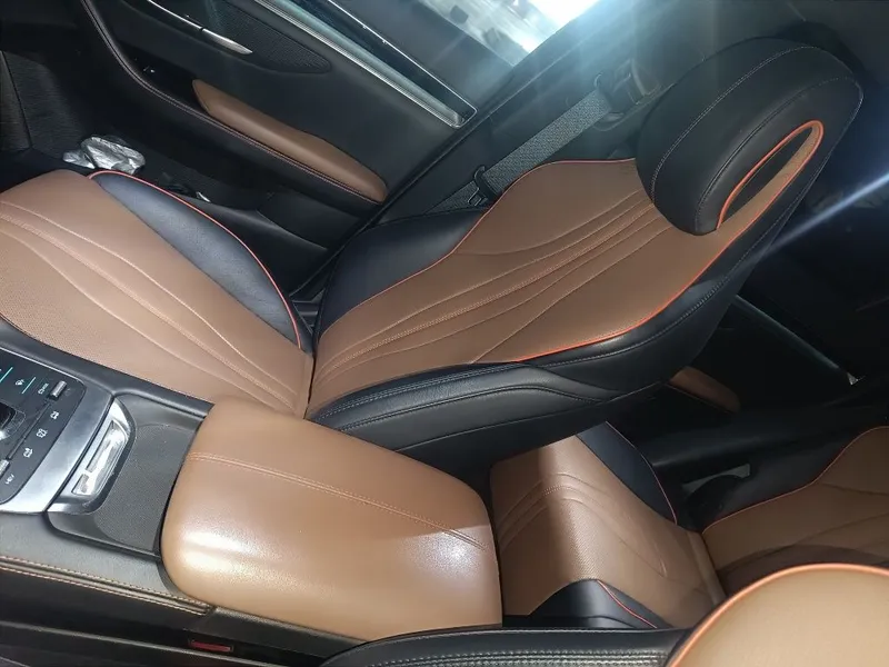 BYD Song Plus Гибрид Full 4 4 AWD 3 Позиция Коричневый салон — фото 4