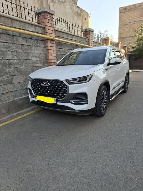 Срочно продам свою Chery 8 promax белого цвета в хорошем состоянии .
