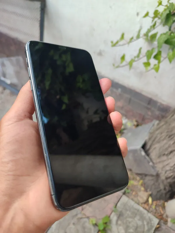 iPhone 11 Pro Max 256GB LL/A 7 iPhone 11 Pro Max 256GB LL/A 7