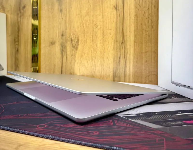 MacBook Air M2 Silver 8/256-15 Inch (Makbuk-Apple) 3 MacBook Air M2 Silver 8/256-15 Inch (Makbuk-Apple) 3