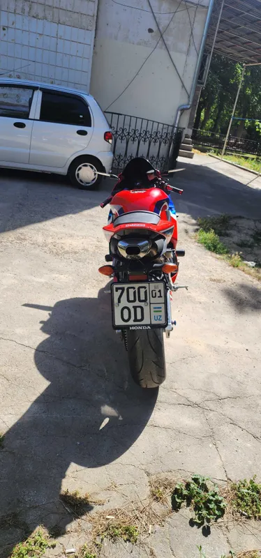 Honda CBR 600 RR 2015 — фото 3