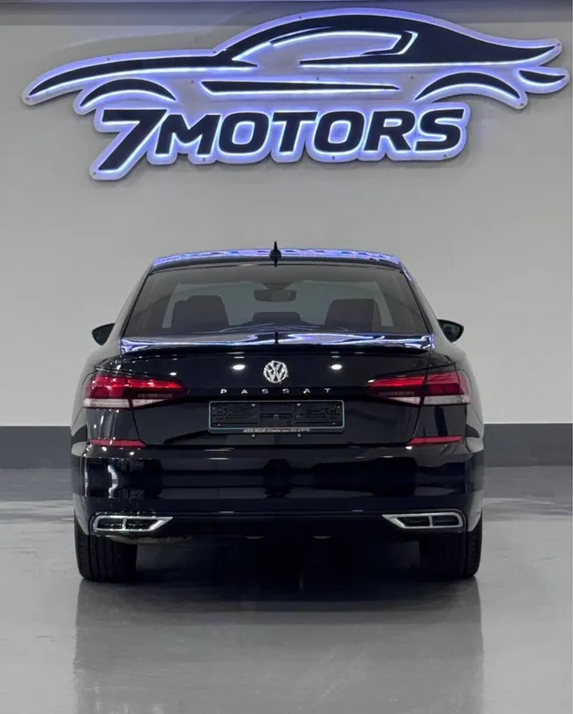 Volkswagen Passat 2.0 R-Line — фото 7
