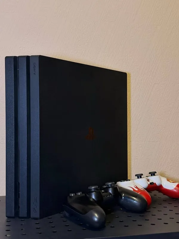 Playstation 4 pro 1TB — фото 1