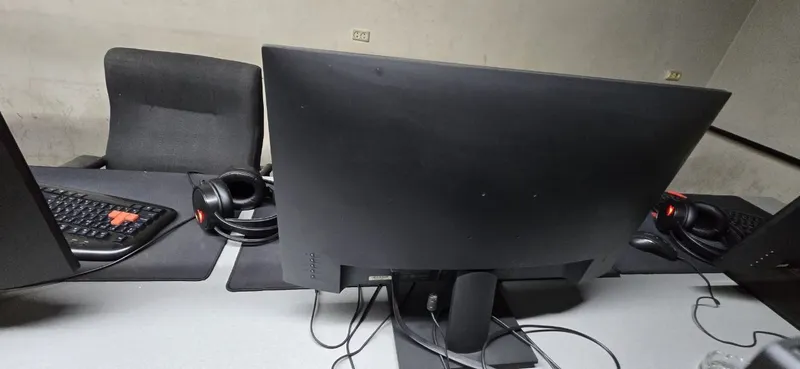 Monitor 27 dyum 75 hz 4 Monitor 27 dyum 75 hz 4