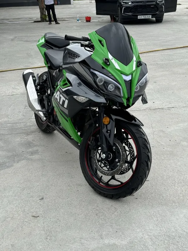 Мотоцикл SportBike 1 Мотоцикл SportBike 1