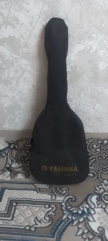 гитара Yamaha, играли один-два раза 1 гитара Yamaha, играли один-два раза 1