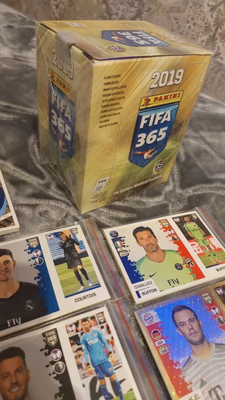 FIFA 2019 Panini (полная, новая коллекция) + Альбом новый+бокс (новый) — фото 1