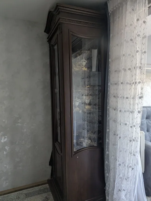 Шкаф для зала в хорошем состоянии 2 Шкаф для зала в хорошем состоянии 2