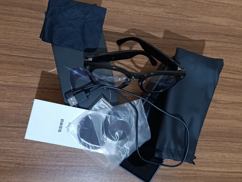 Smart Glasses achki