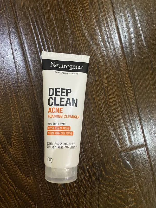 Пенка для умывания Neutrogena Deep Clean Acne Foaming Cleanser (100 г)