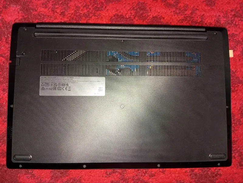 Noutbuk Lenovo xotira 128GB 8GB kafolat beriladi narxi kelishladi — фото 1