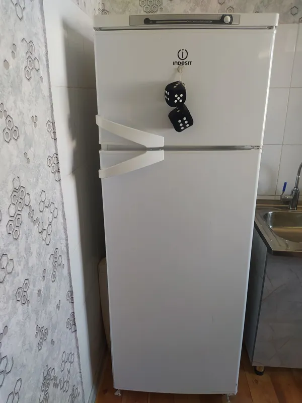 "Indesit"haladelnik