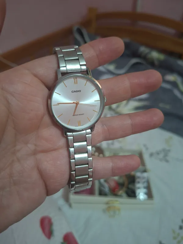 Casio soati sotiladi juda srochna