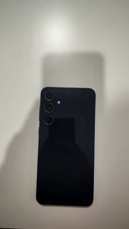 Samsung A55 5G aybi karobkadan ochilgani yengide turpti