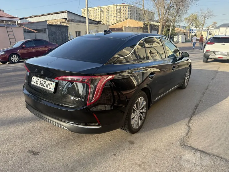 Hongqi eqm 5-500 км в аренду с выкупом 3 Hongqi eqm 5-500 км в аренду с выкупом 3