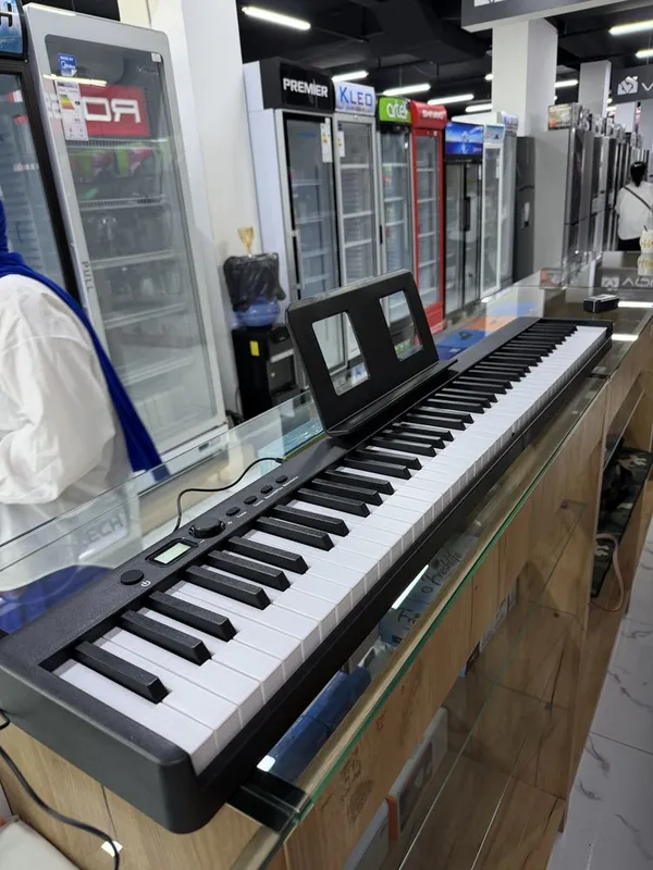 Elektron pianino 88 klavishli yangi hamma narsasi qoshb beriladi — фото 2