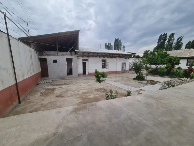 Ховли уй Сотилади 3 сотик 3 хона Бешболада