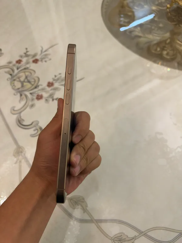 iPhone 16 Pro Max 5