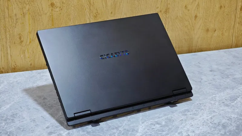 Ноутбук Gigabyte 2
