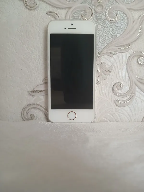 Iphone se 2016 Silver 64GB 1 Iphone se 2016 Silver 64GB 1