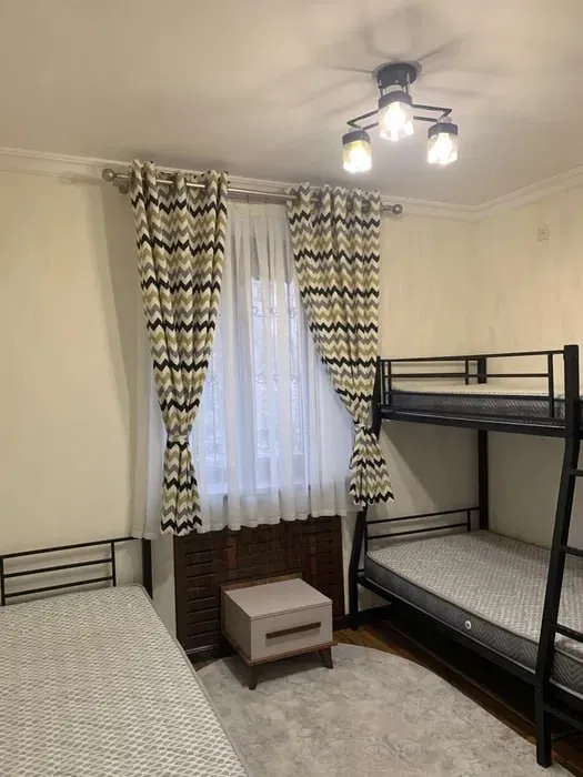 3 xonali kvartira, 80 m², 2/4 qavat, Mirzo-Ulug‘bek (Buyuk Ipak Yo‘li, C-1) 1