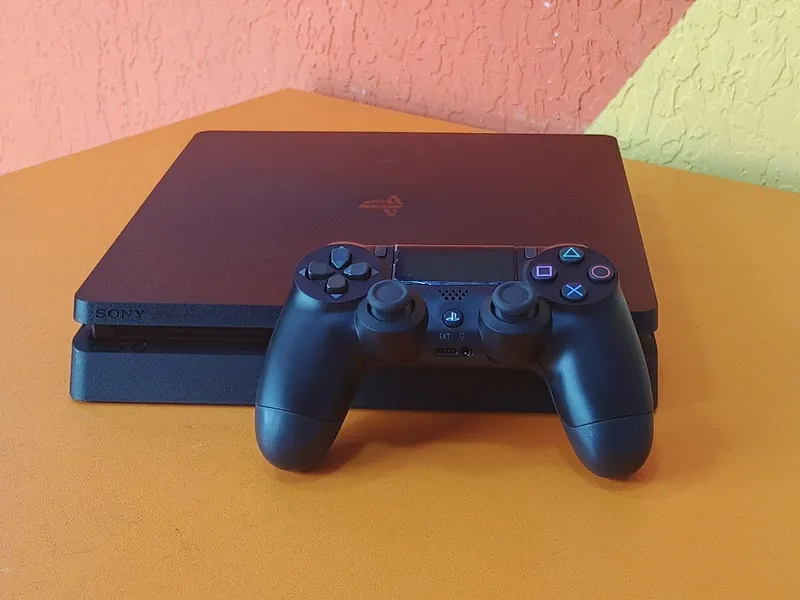 Игровая консоль Playstation 4 Slim