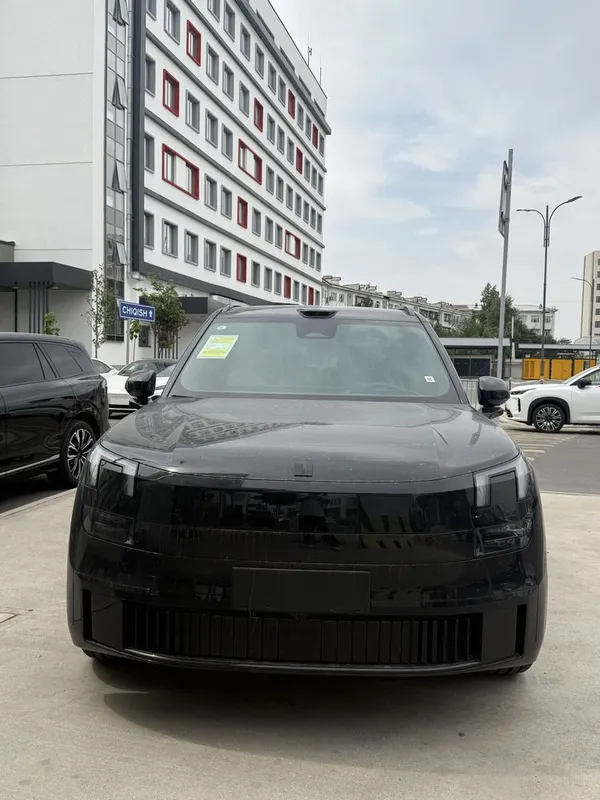 Lynk&co 900 черный