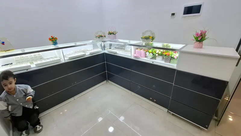 Vitrina sotiladi taqinchoq istalgan tavar uchun — фото 2