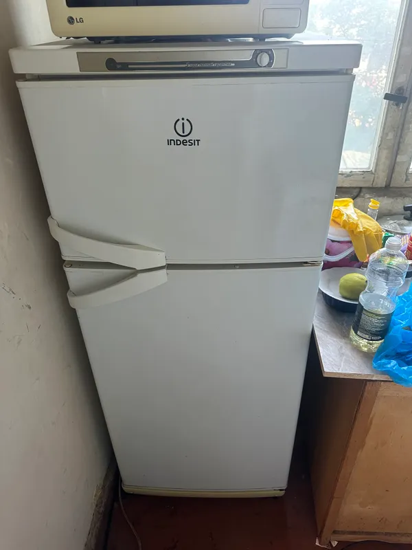 Холодильник Indesit в идеальном состоянии 1 Холодильник Indesit в идеальном состоянии 1