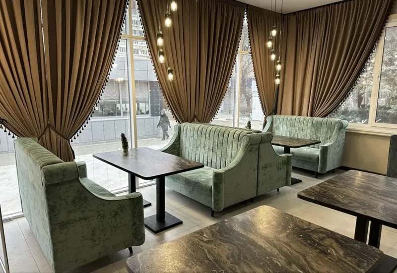 Kafe, restoran va bar uchun divanlar 3 Kafe, restoran va bar uchun divanlar 3