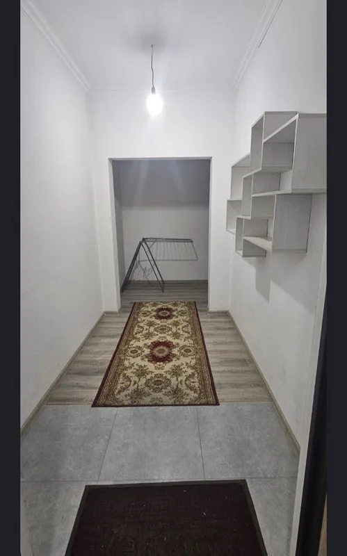 novza metro yaqinida kvartira bor