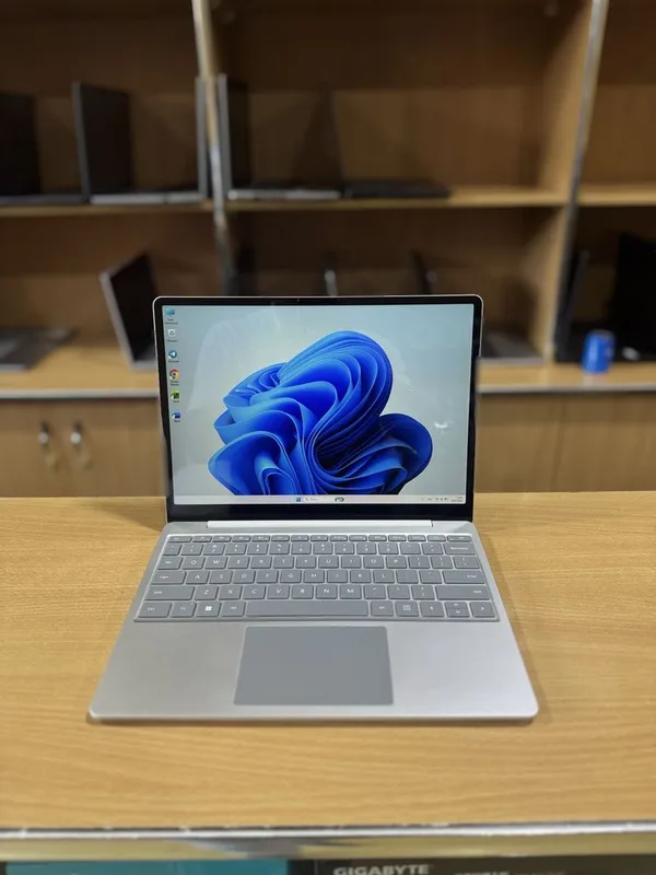 Windows Surface Go 2 Ideal xolatda 1 Windows Surface Go 2 Ideal xolatda 1