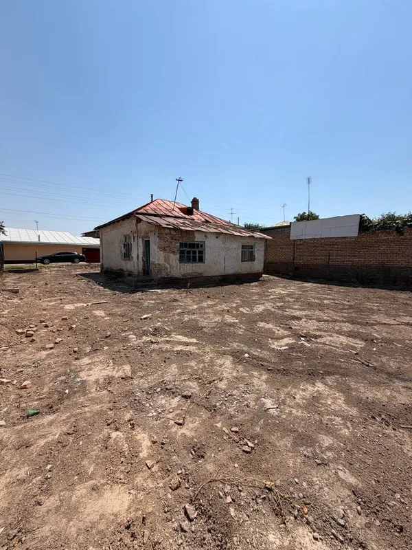 Прадаётся 4х Дом Джалаере 2 линя от дороги квадратный участок 4 Прадаётся 4х Дом Джалаере 2 линя от дороги квадратный участок 4
