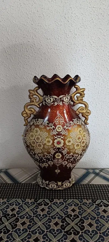 Продается керамическая ваза