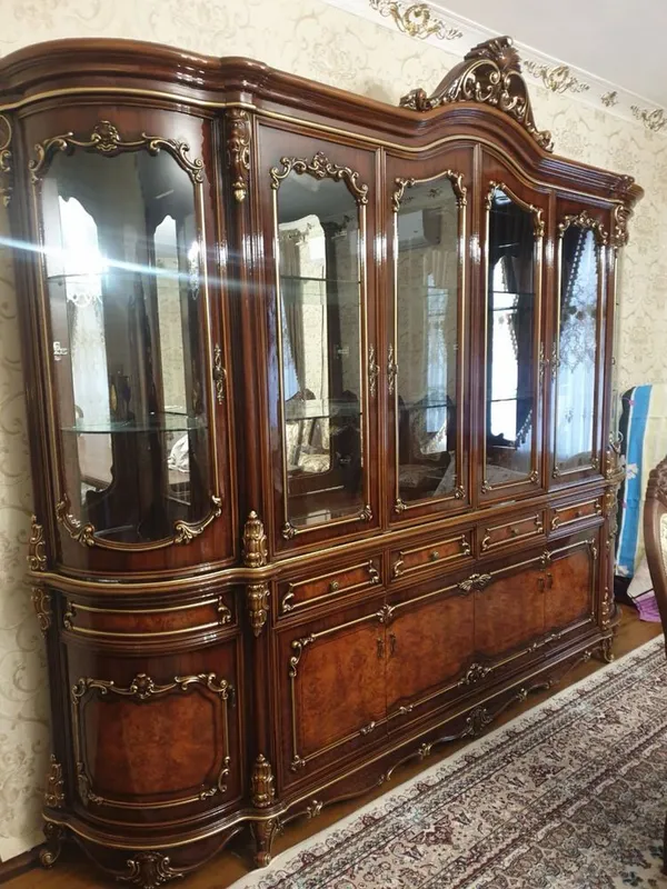 Продаю мебел для гостинной Камплект Горка и Камот 3