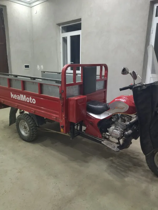 Motorol sotiladi kuzovga tunuka qoplangan