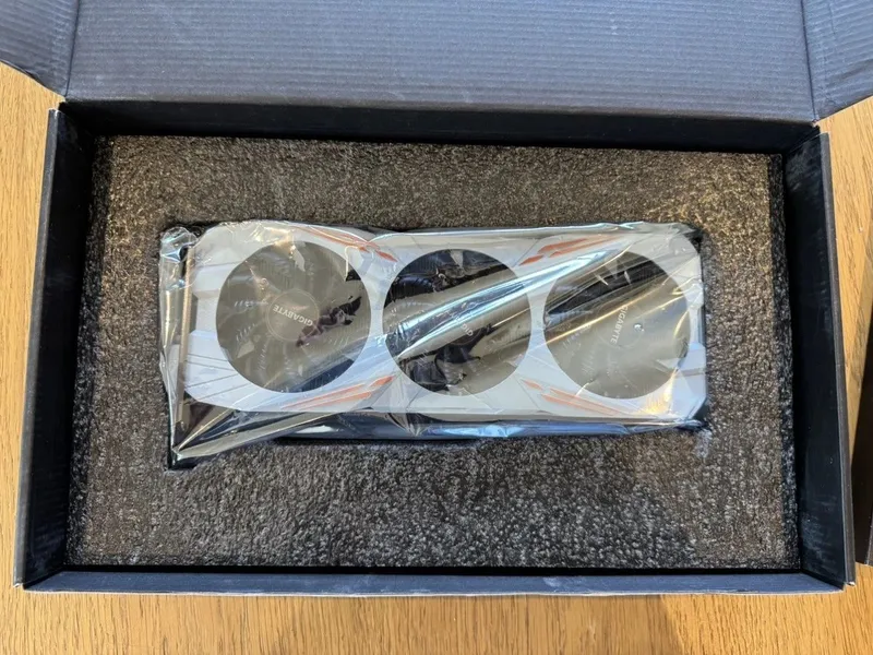 Gigabyte GeForce GTX 1080 ti 11GB, в отличном состоянии 3 Gigabyte GeForce GTX 1080 ti 11GB, в отличном состоянии 3